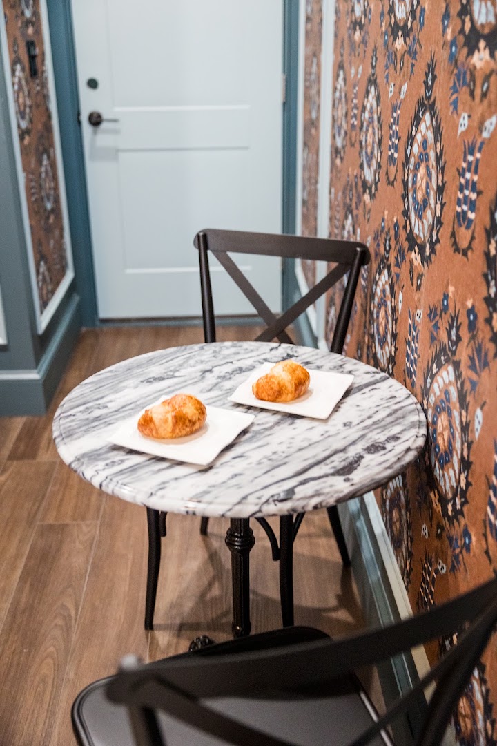 The Gas Lamp Hotel: appealing hotel breakfast setting