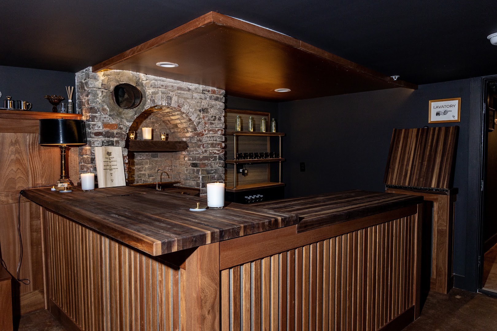 The Gas Lamp Hotel: professional photo of hotel bar