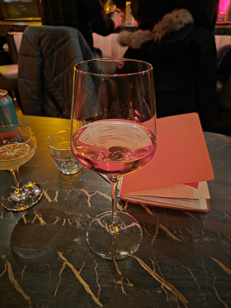 Wine Dive: appealing photo of bar drinks