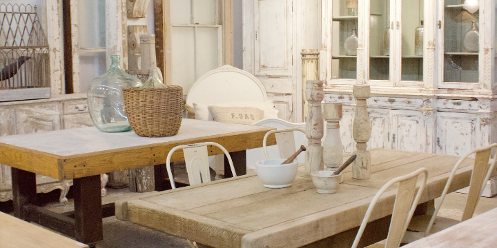 Antiquities Warehouse: clear display of shop products