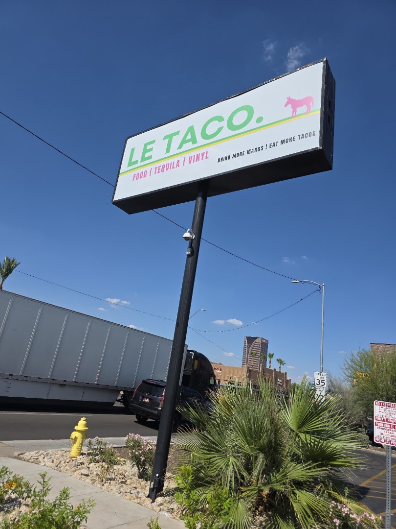 Le Taco: clear signage identifies the venue