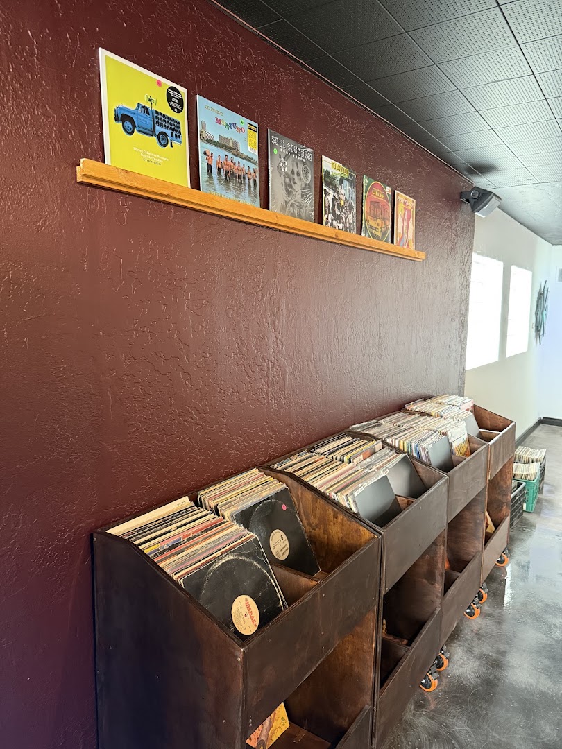 The Record Gallery: clear display of shop products