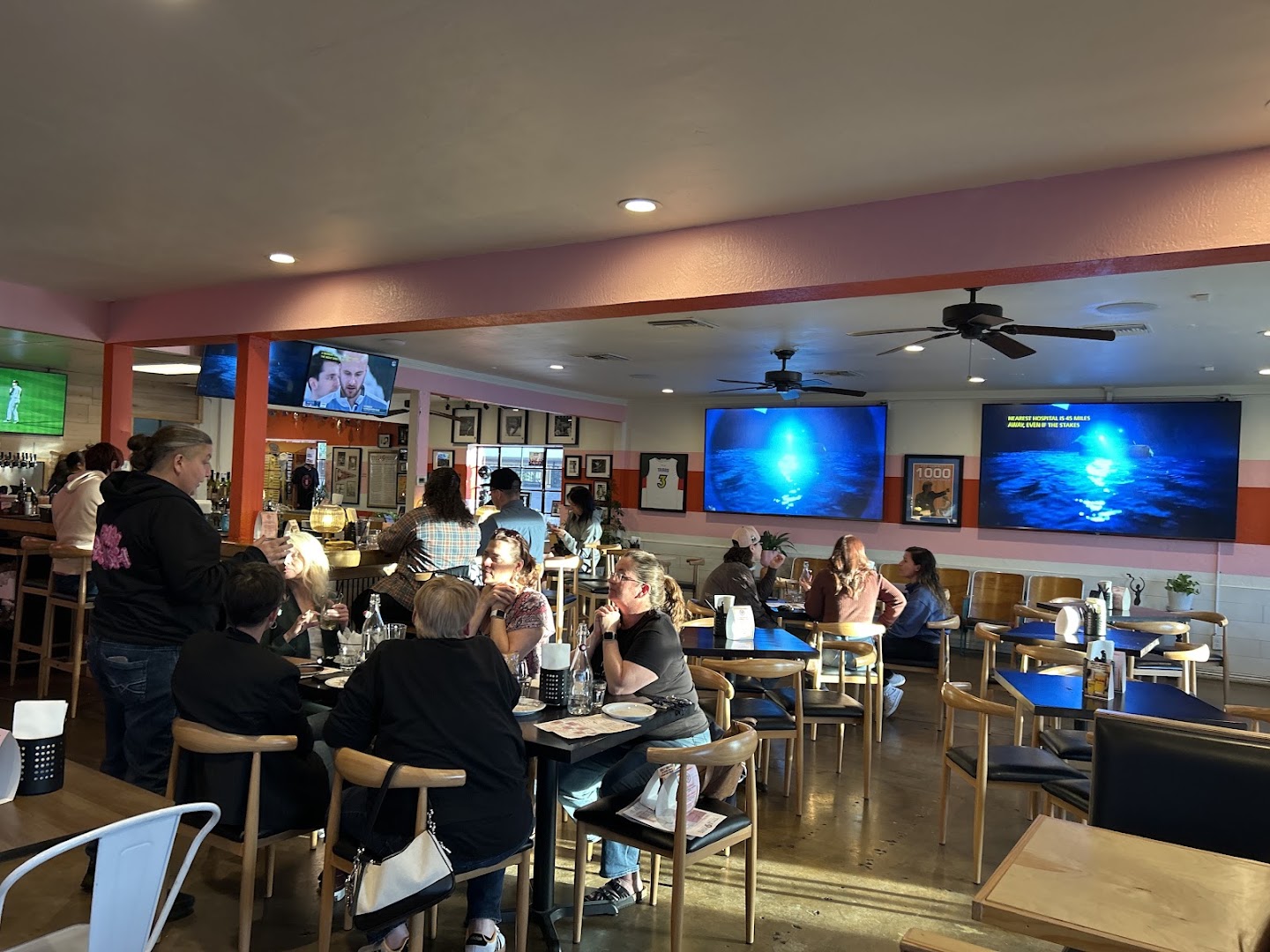 Title 9 Sports Grill: clear shot of restaurant atmosphere