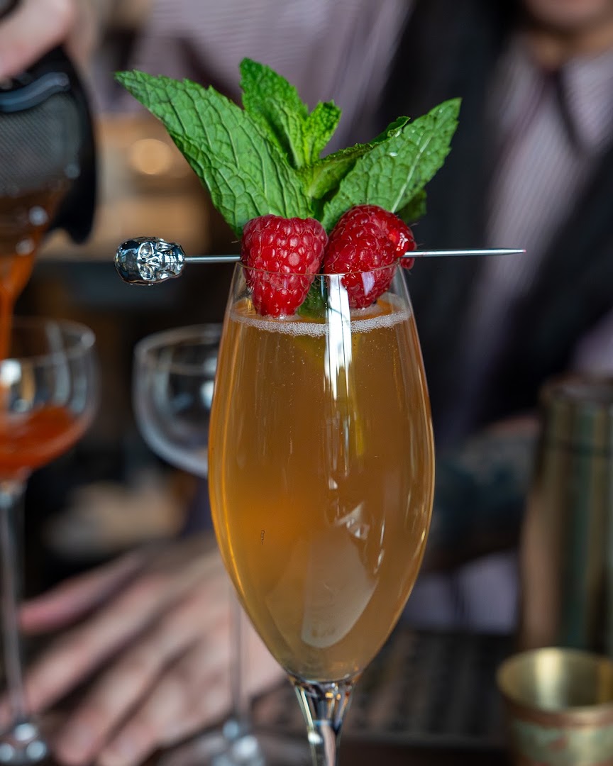 Alma: high quality professional cocktail photo