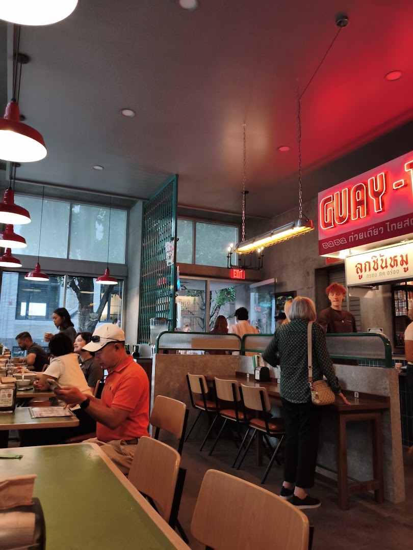 Guay Tiew: clear, inviting restaurant interior shot
