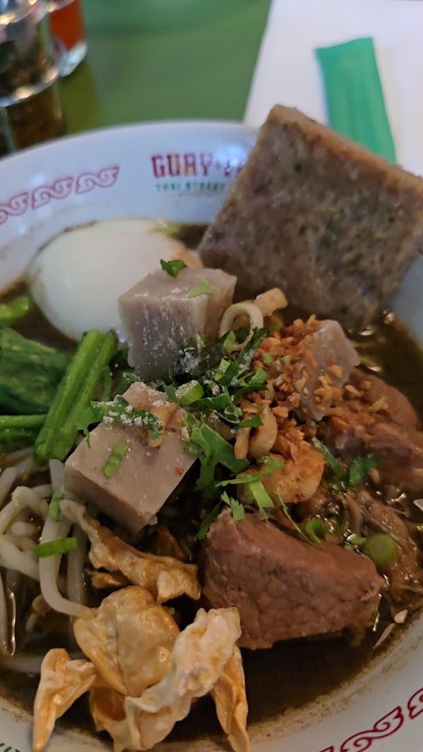 Guay Tiew: appetizing photo of restaurant food