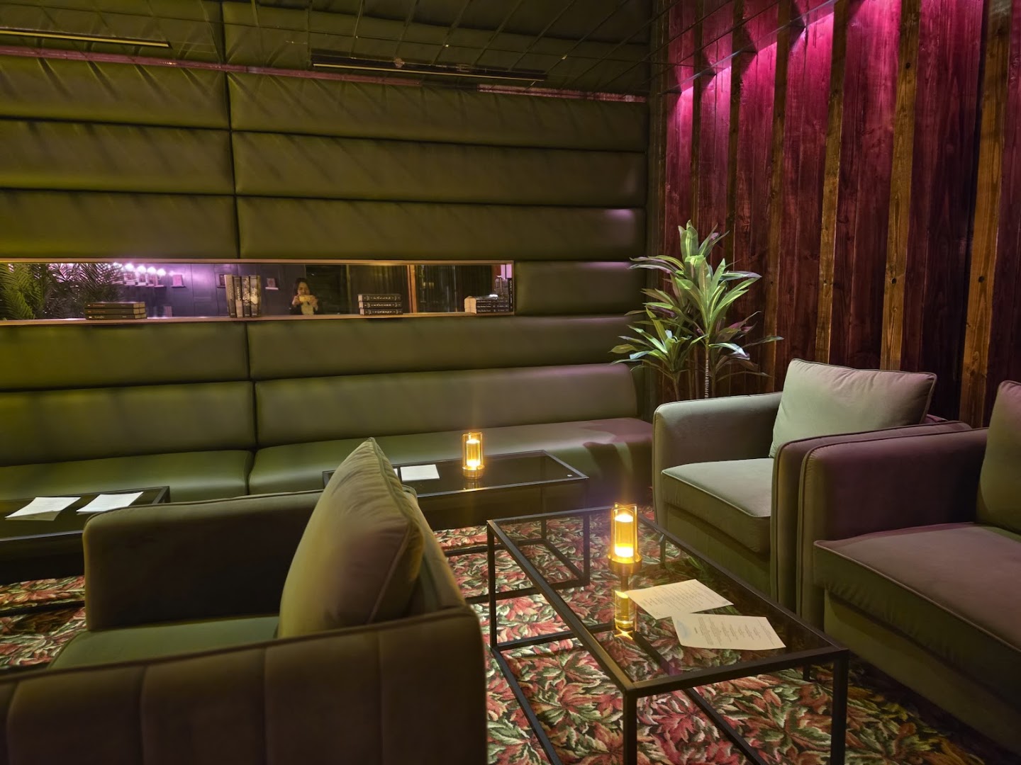 Novel Book Bar: inviting and professional venue atmosphere