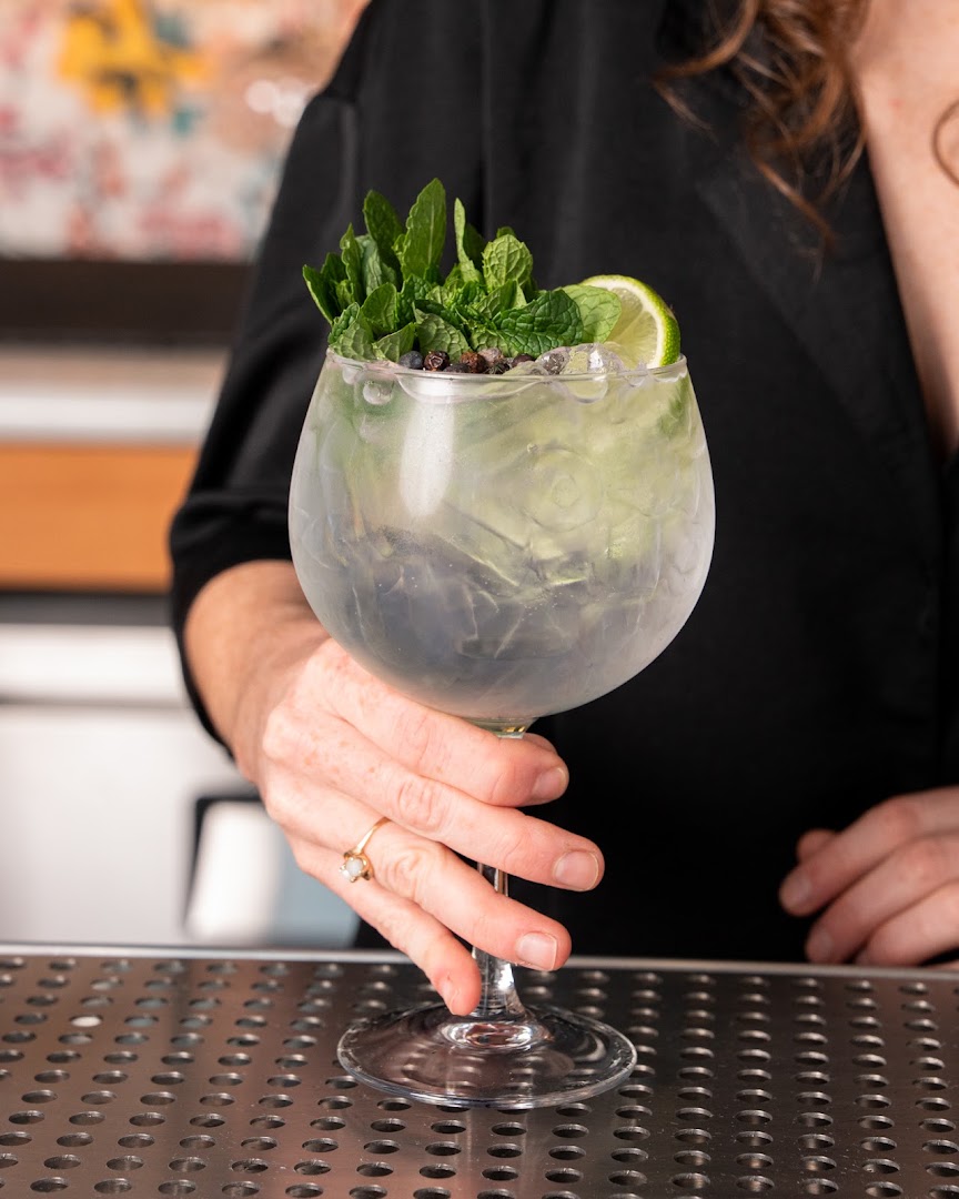 Vya: professional high-quality cocktail photo
