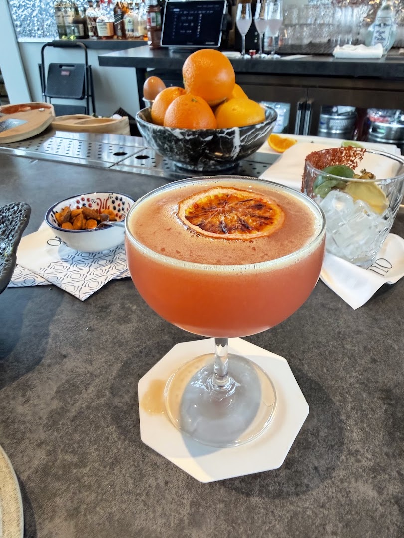 Aleteo: appealing, high-quality cocktail photography