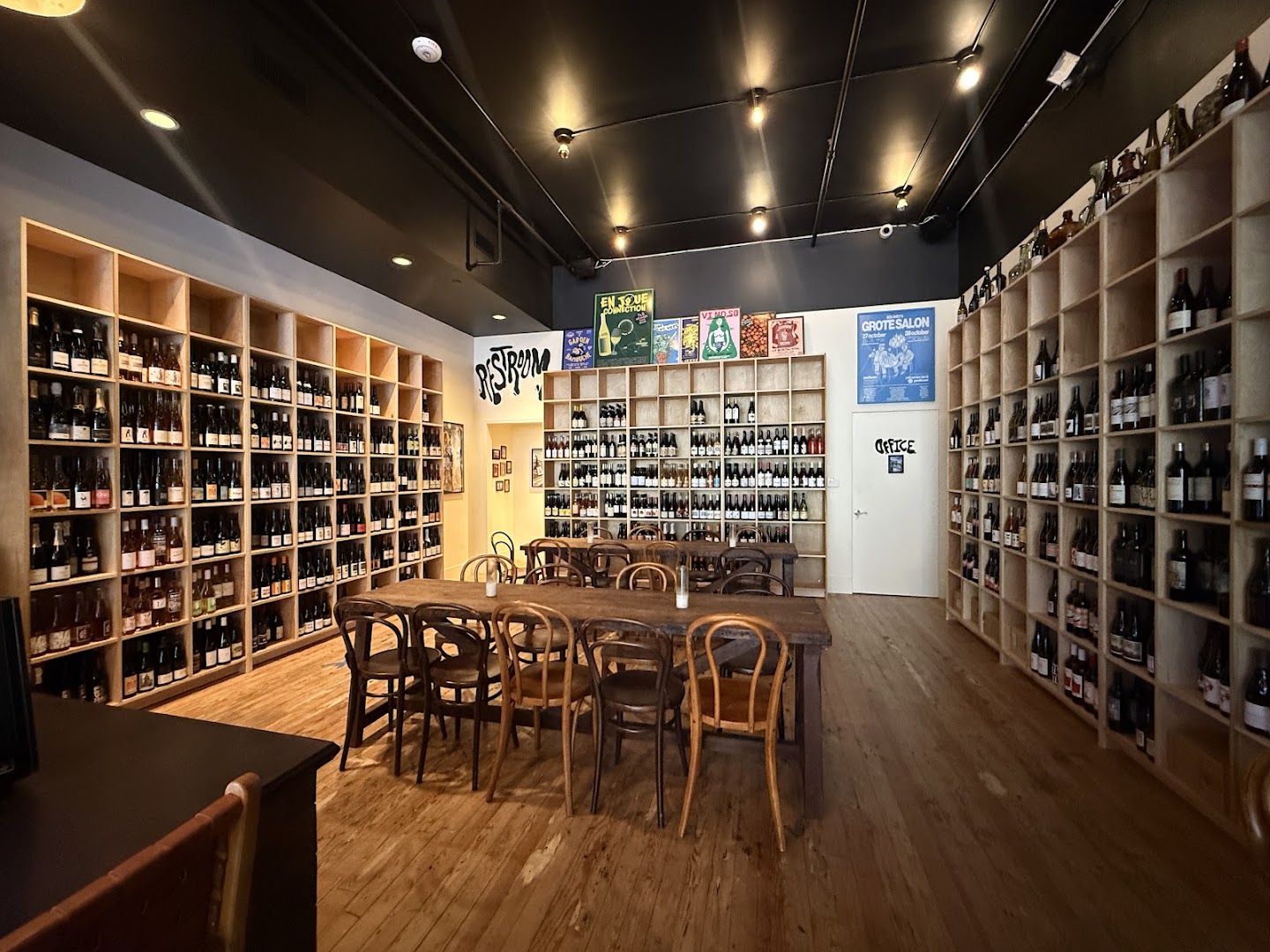 Bar Bamboosh: clear, professional interior shot
