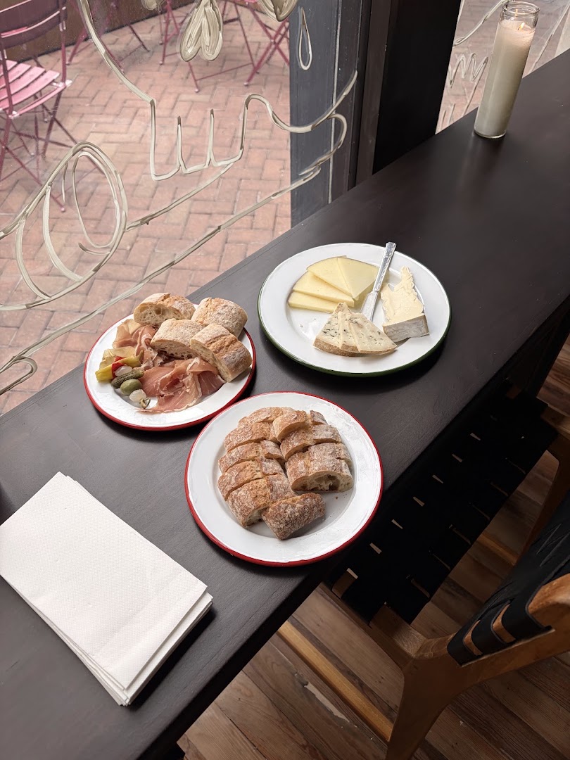 Bar Bamboosh: appetizing food photo at bar