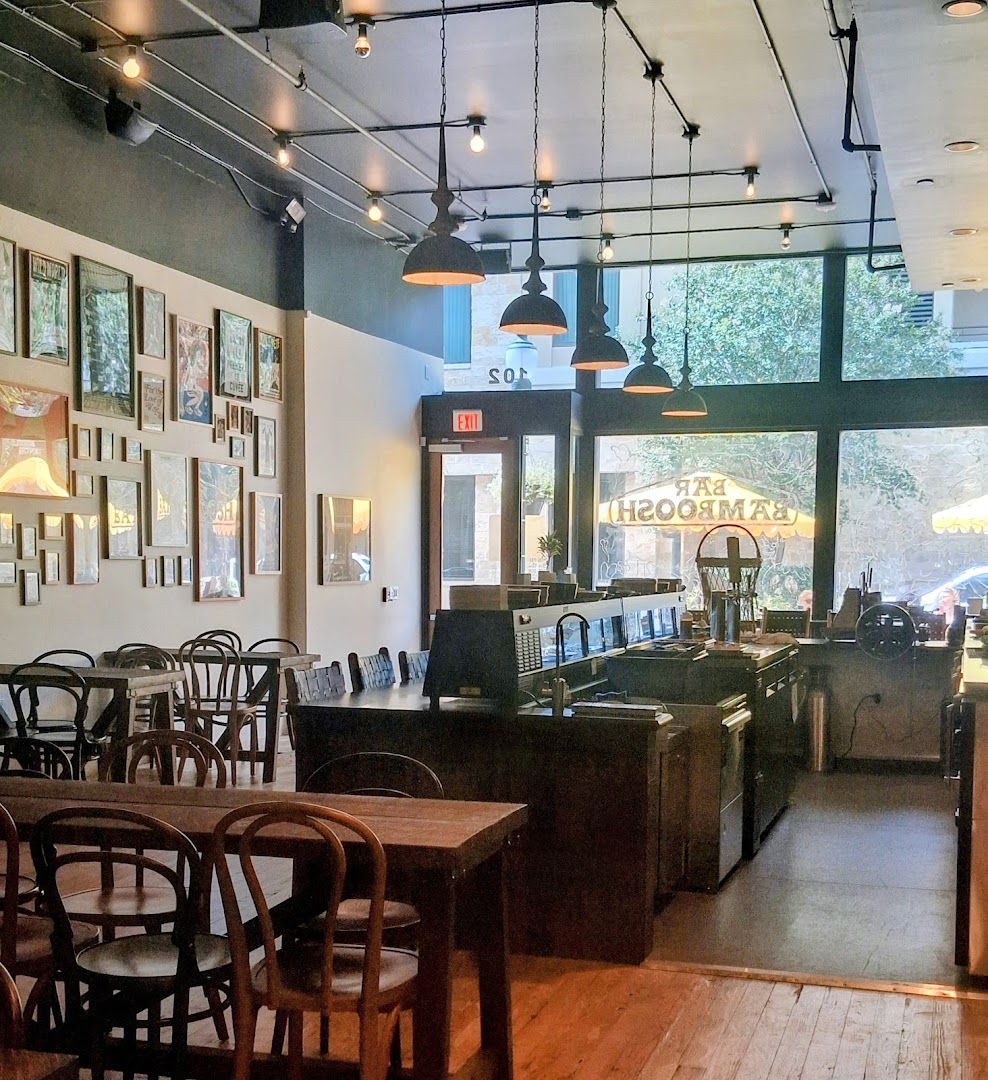 Bar Bamboosh: clear, inviting interior atmosphere