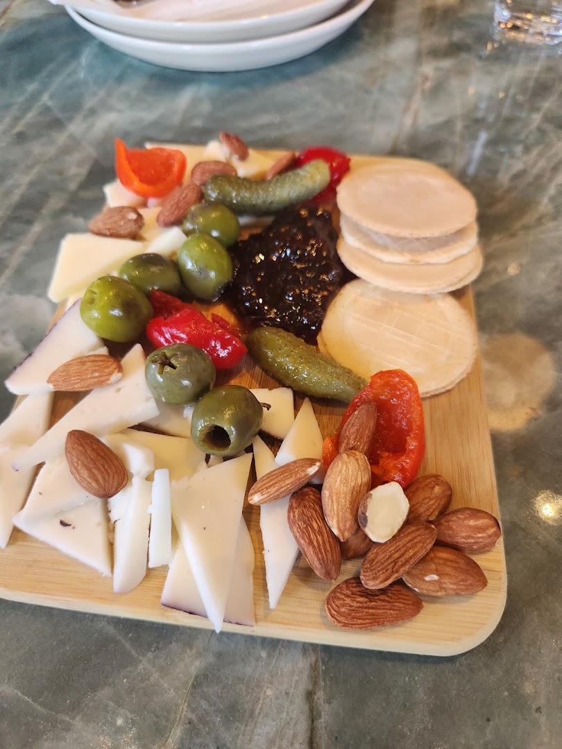 Cape Bottle Room: appetizing food presentation