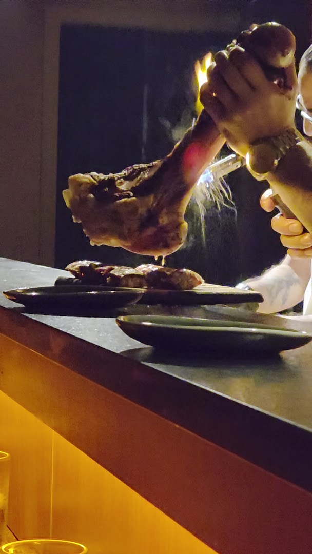 Chika: high quality action food shot