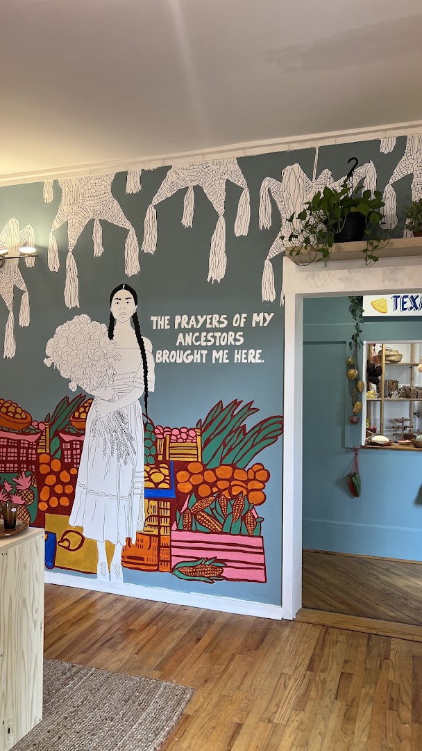 Cultura Campaign: shop interior and mural