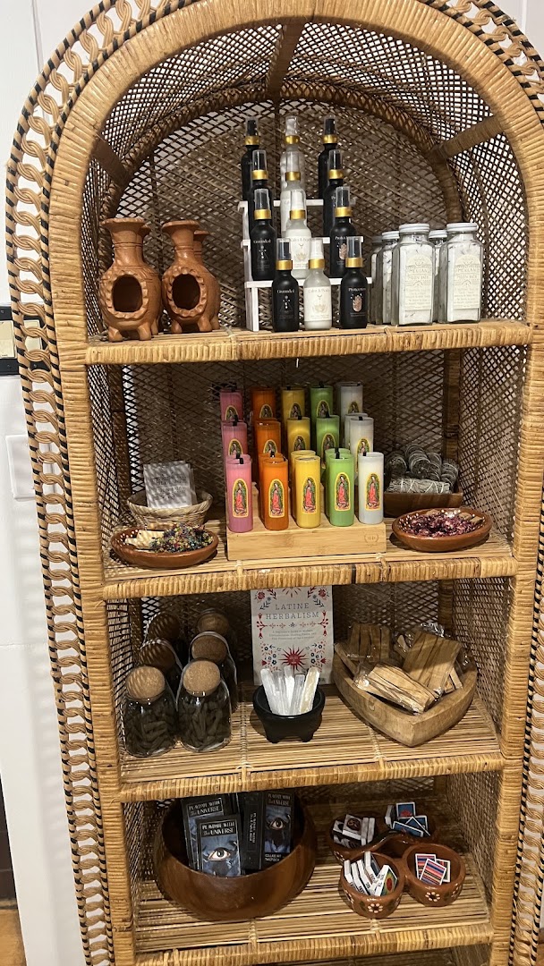 Cultura Campaign: clear display of shop products