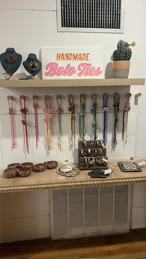 Cultura Campaign: clear display of shop products