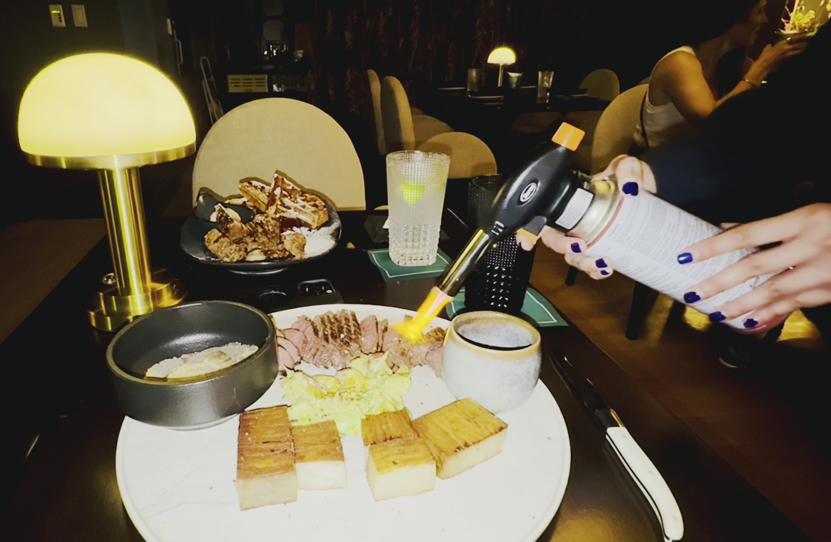 Esencia: appetizing food preparation scene