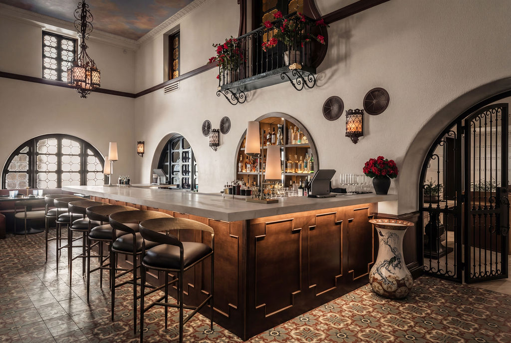 Esencia: professional, high-quality interior shot