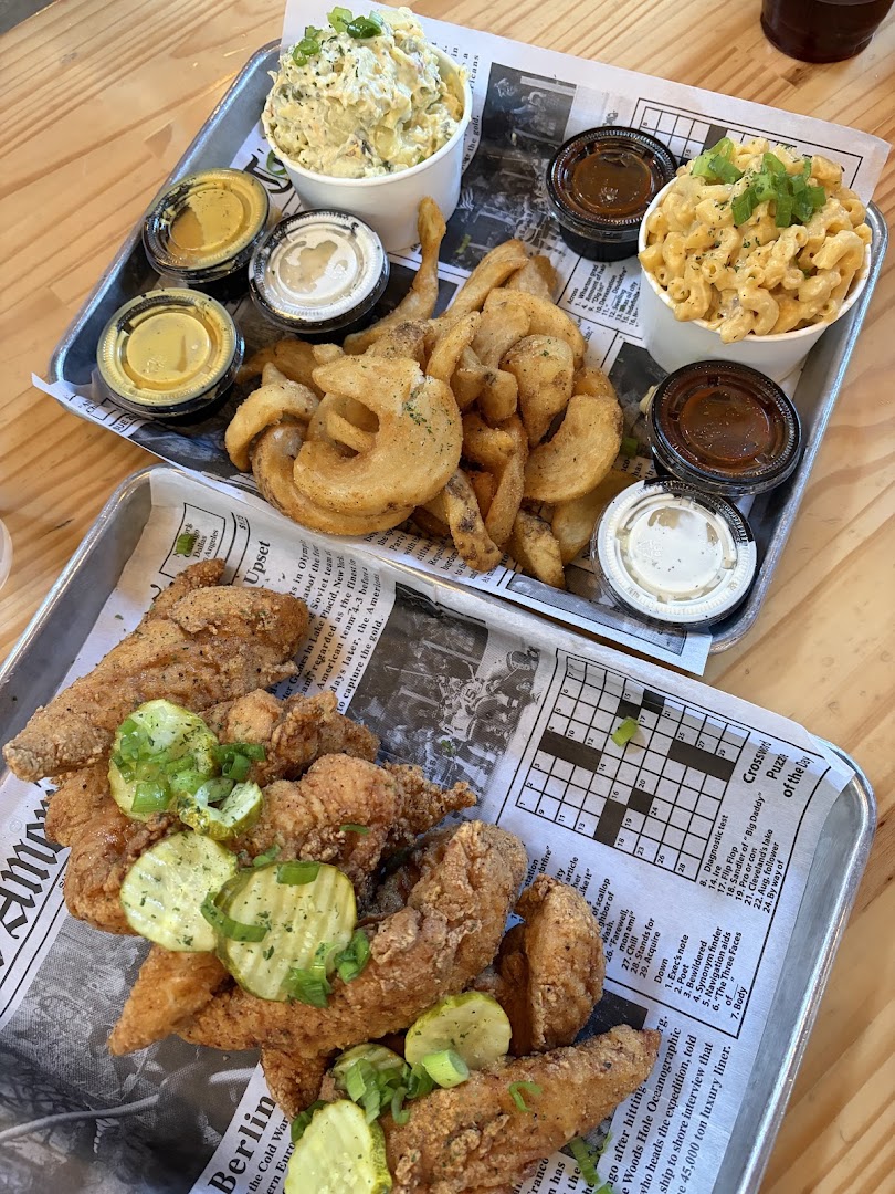 Freight Fried Chicken: appetizing, high-quality food photography