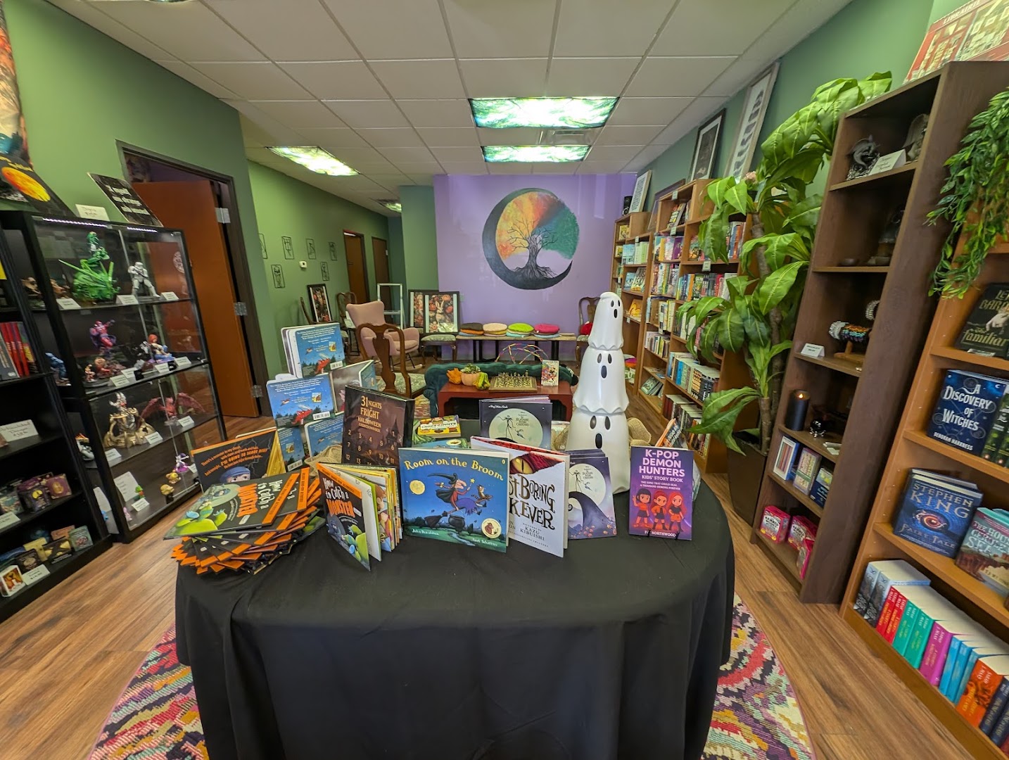 Pages for Ages: clear, inviting shop interior display
