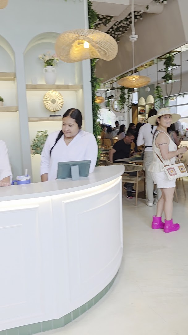 Sunny's: inviting atmosphere and staff