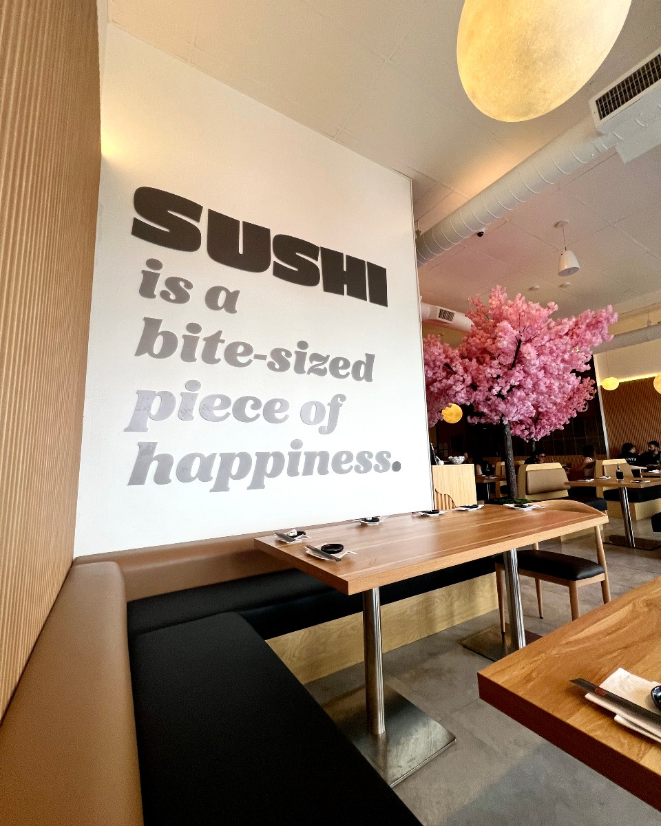 Chef Jun: attractive interior with clear branding