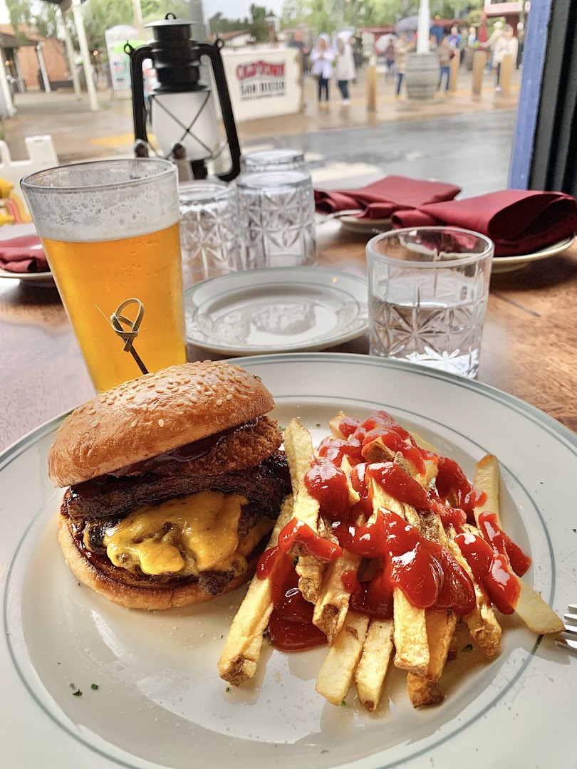 Doc Holliday's: appetizing food and drink photo