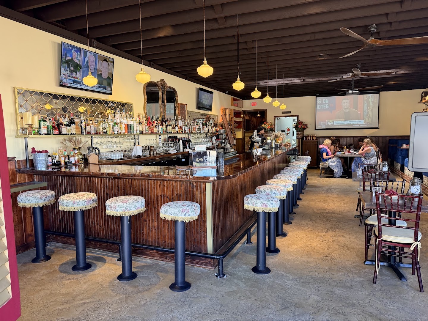 Doc Holliday's: clear, inviting interior bar shot