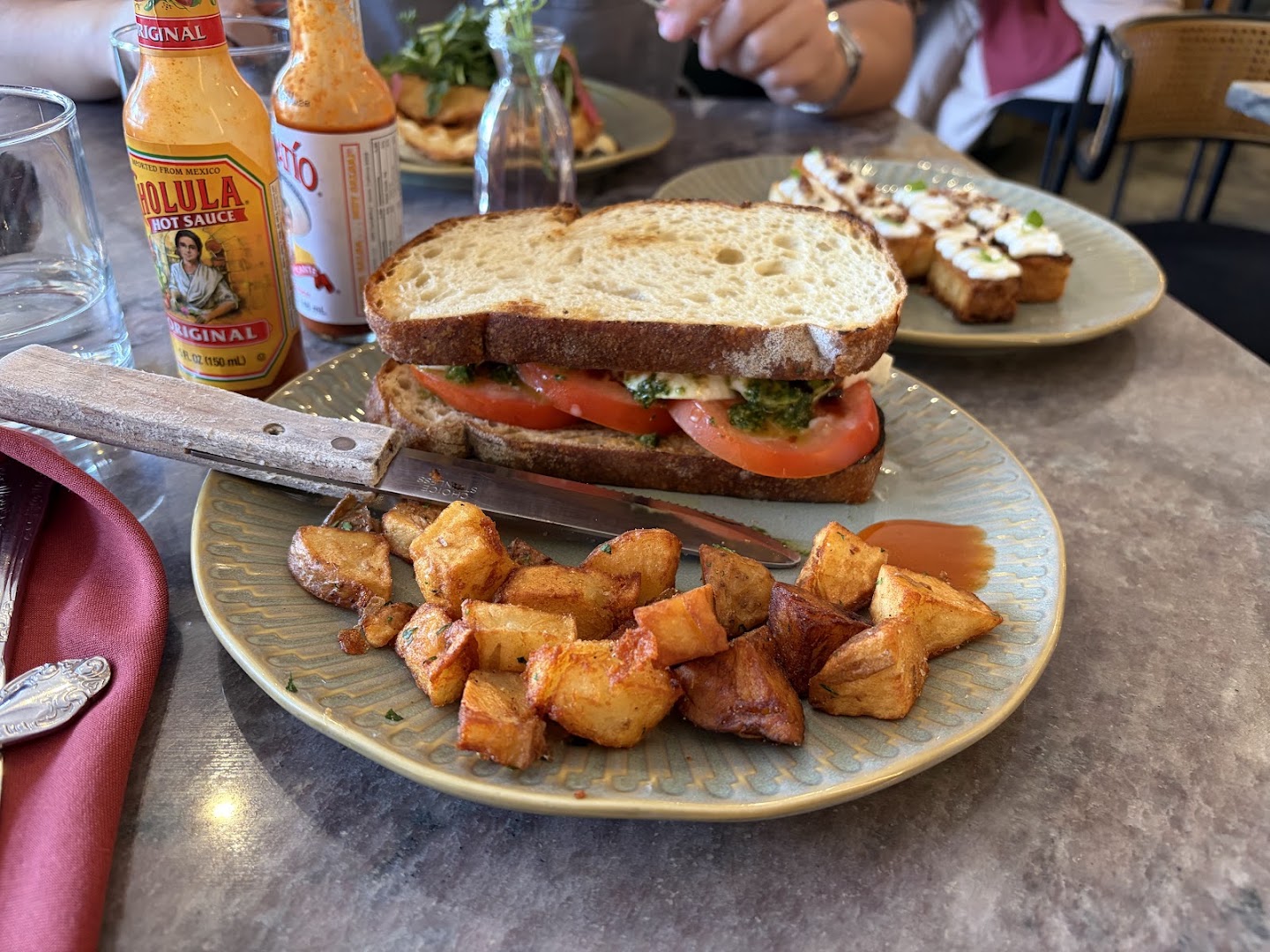 Flora: appetizing photo of brunch food