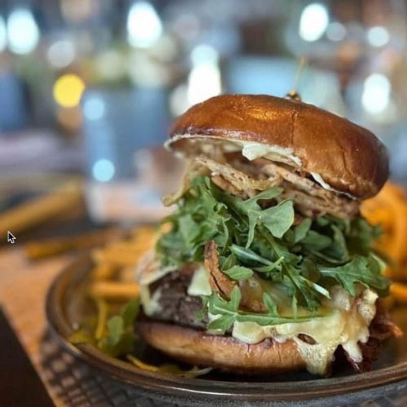 Frenchy's Hideout: appetizing, high-quality food photography