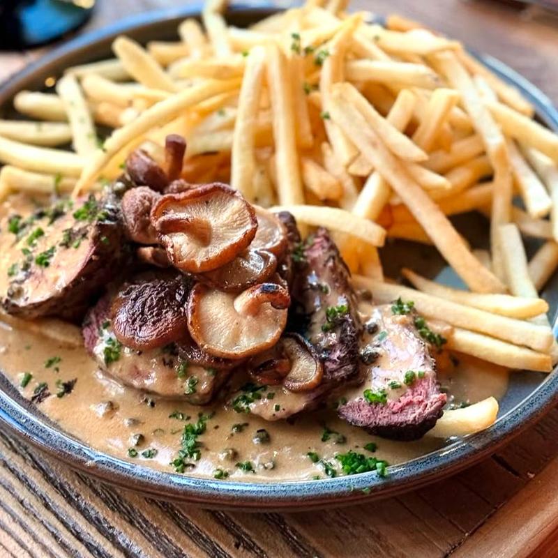 Frenchy's Hideout: appetizing, high-quality food photography