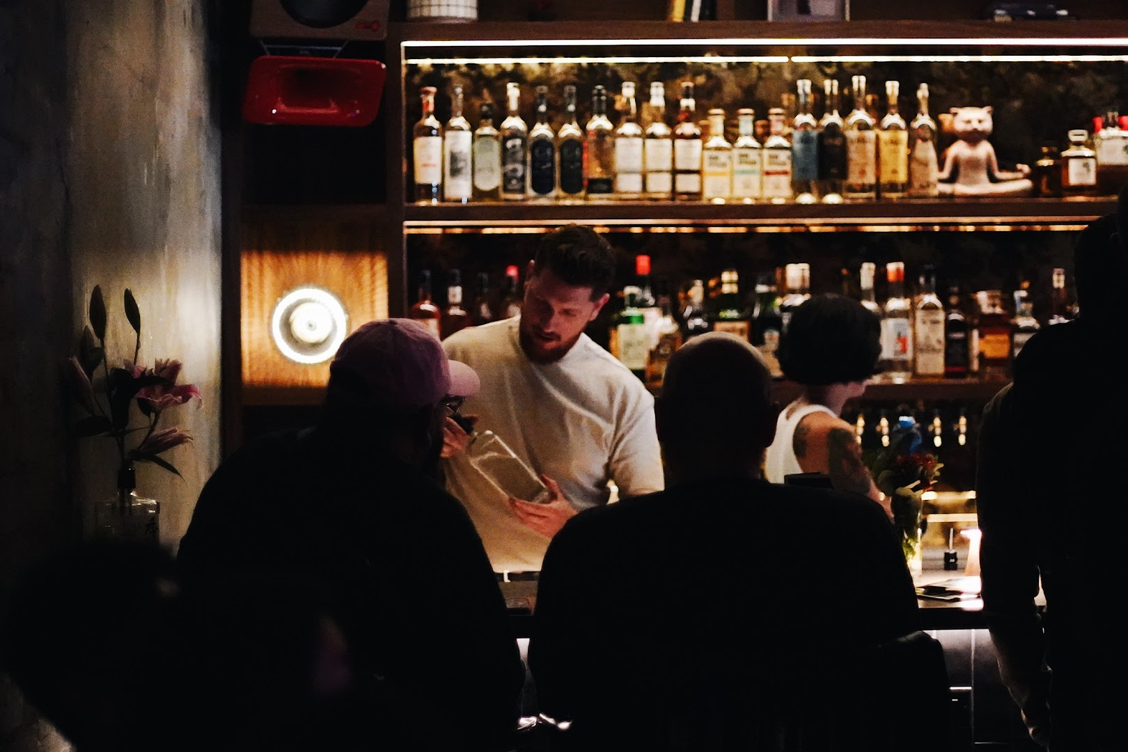 Kiku Room: atmospheric shot of bar service