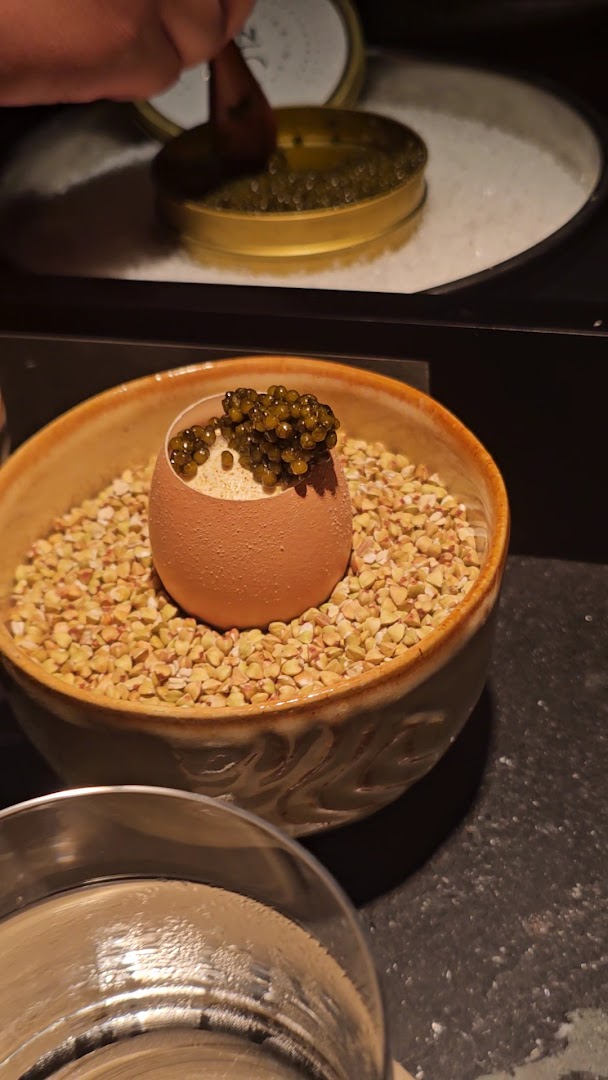 Lucien: high quality food presentation photo