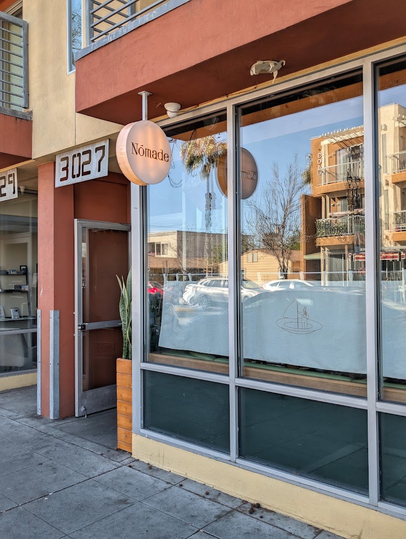 Nomade Tapas & Records: clear exterior shot of venue