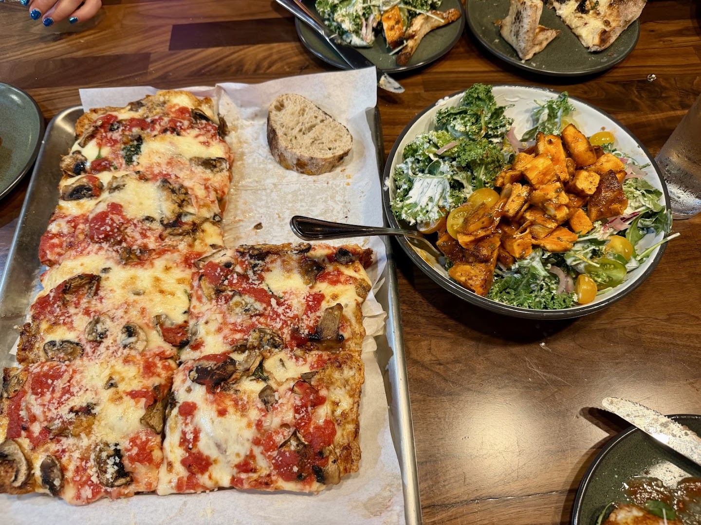 Pizza Cassette: appetizing photo of restaurant food