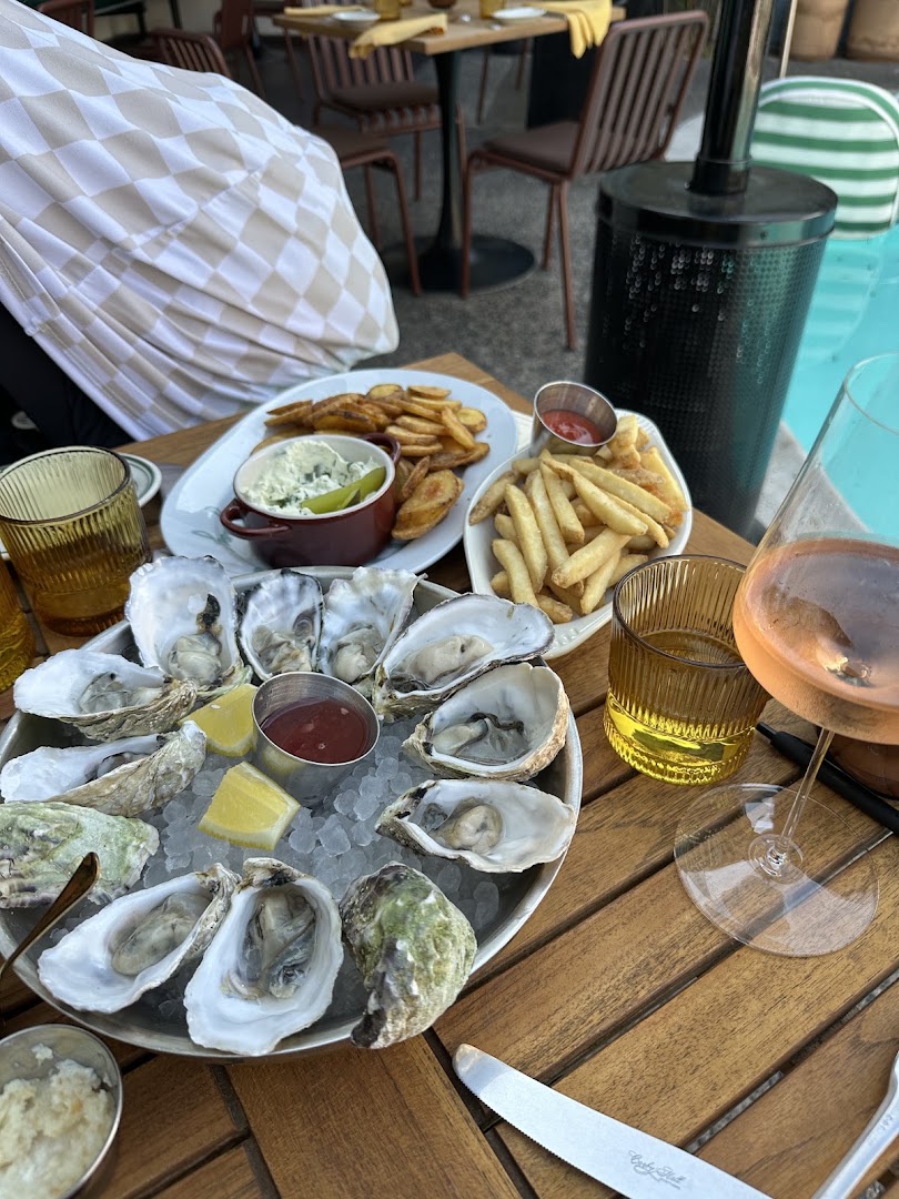 Ponyboy: appetizing photo of bar food