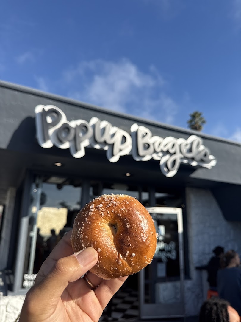 PopUp Bagels: appetizing food with clear branding