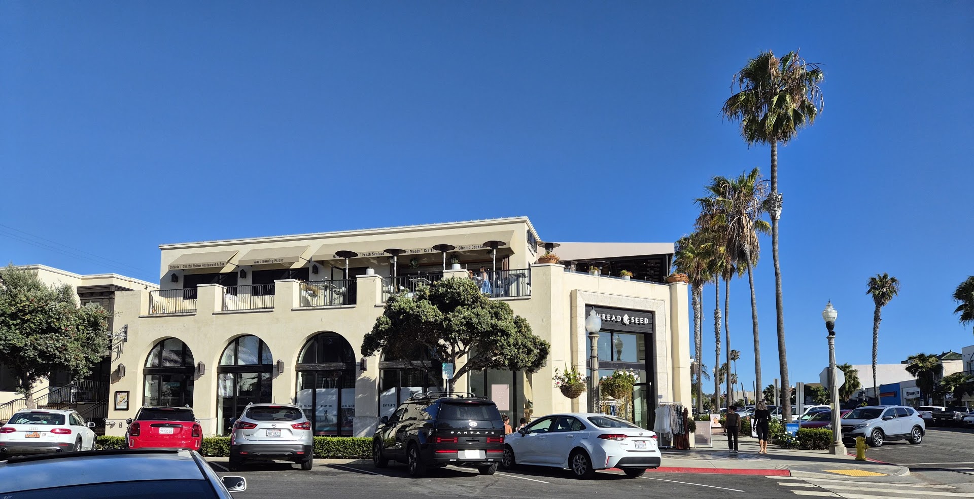 Thread + Seed La Jolla: clear exterior shot of shop