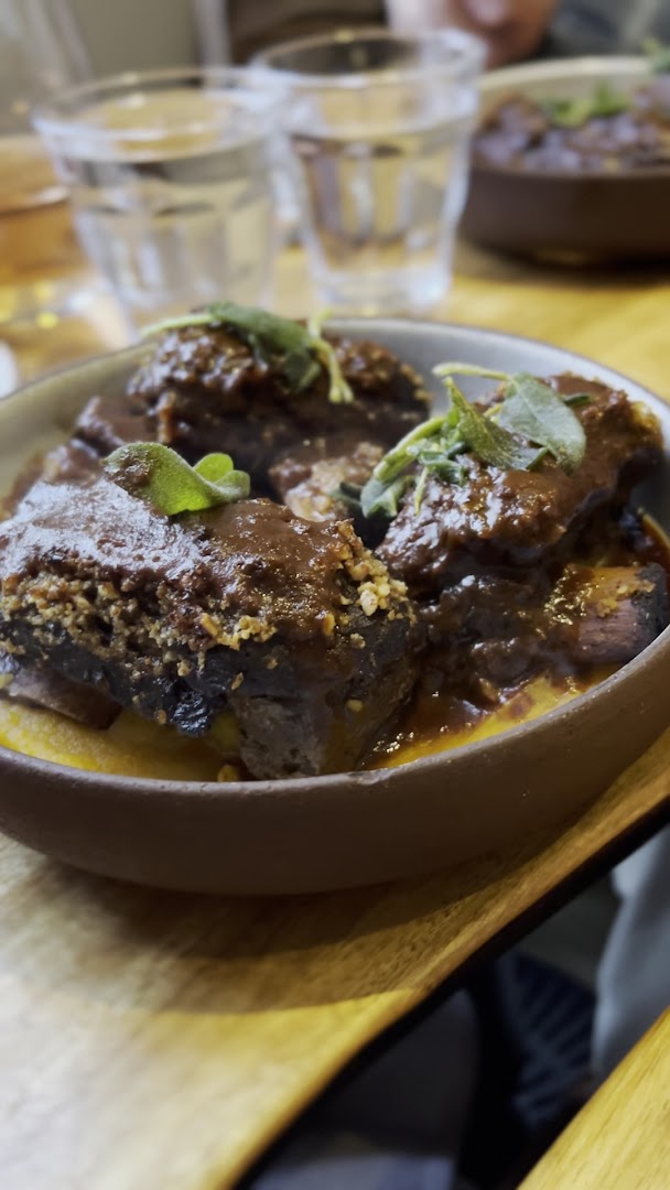 Wolf in the Woods: appetizing, high-quality food photography