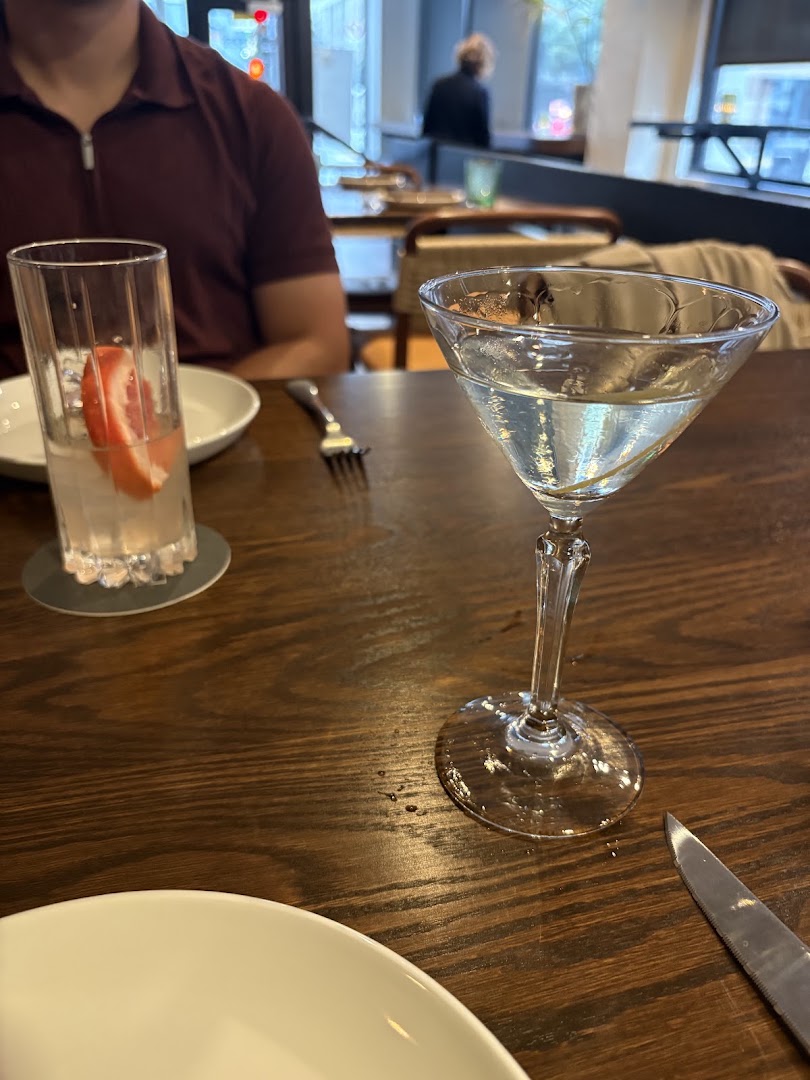 Bar Esper: clear photo of drinks served