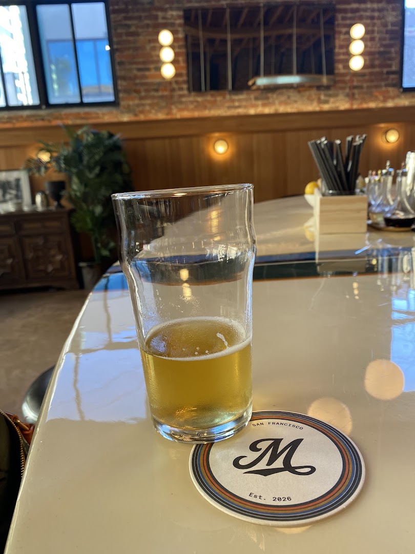 Bar Malone's: clear shot of bar atmosphere