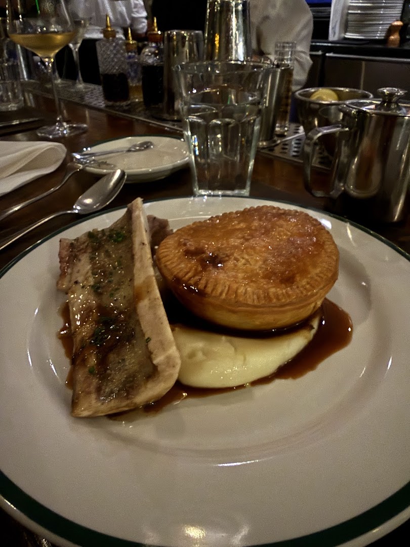 Dingles Public House: appetizing food photography of the venue