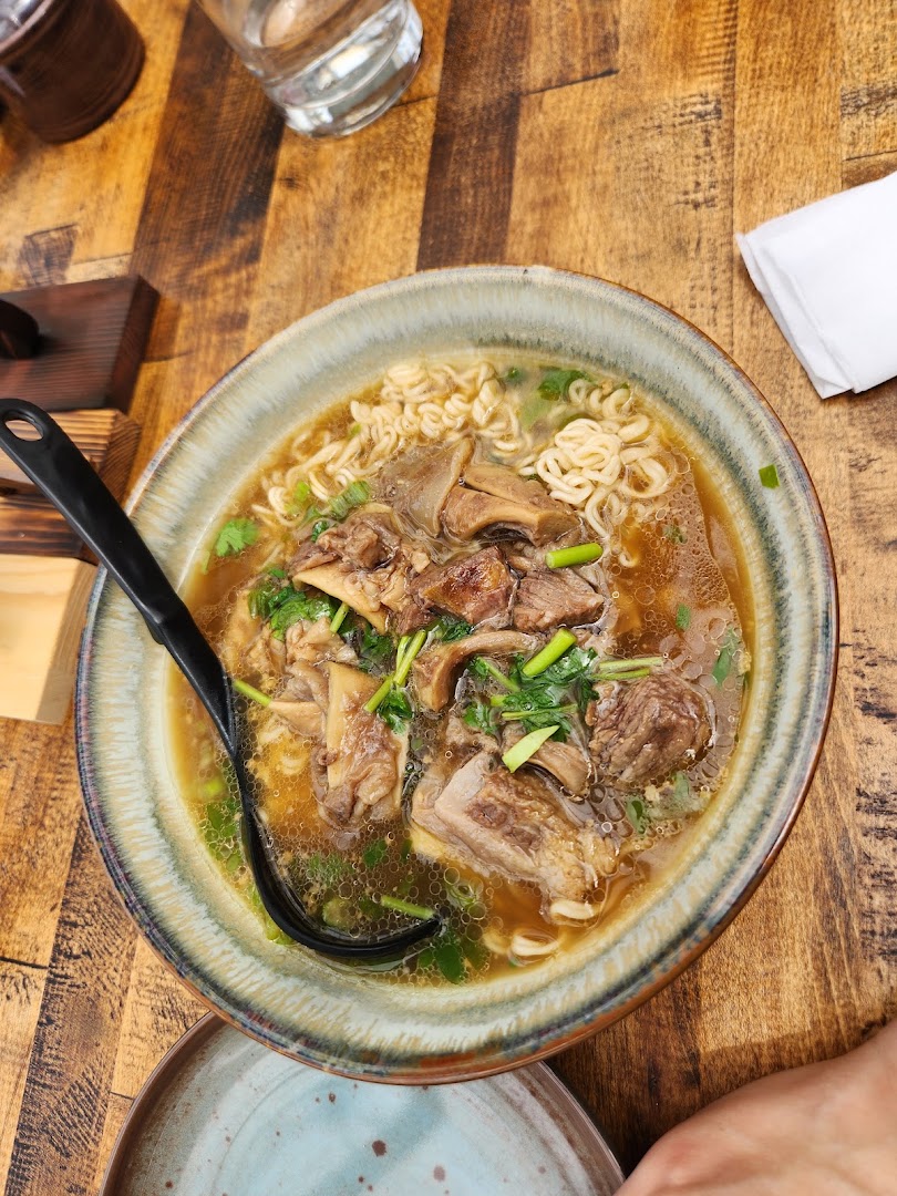 Dumpling Patio: appetizing, high-quality food photography