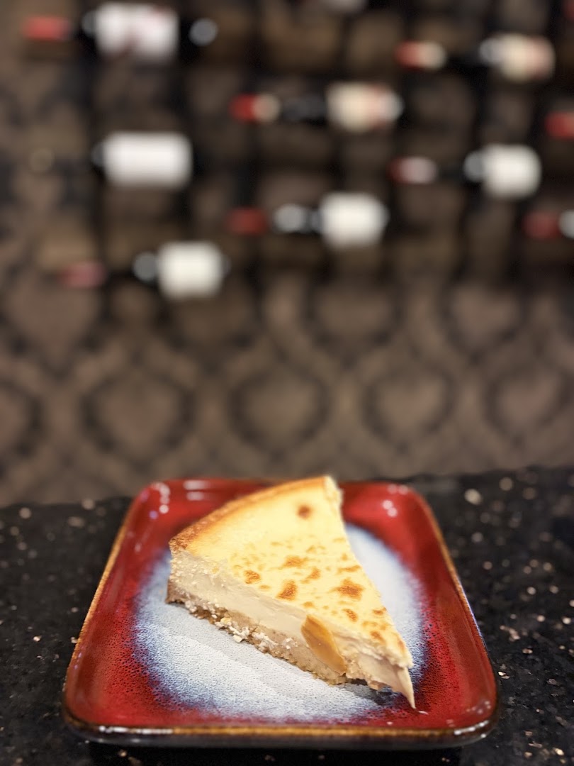 Flying Figs: appetizing food photo with atmosphere