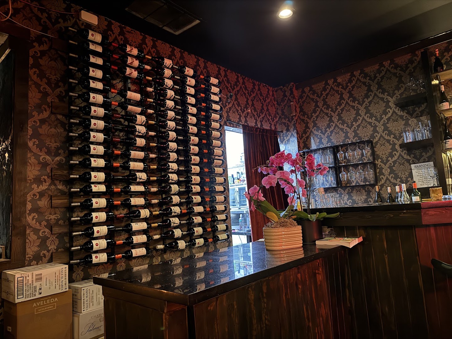Flying Figs: attractive bar interior atmosphere