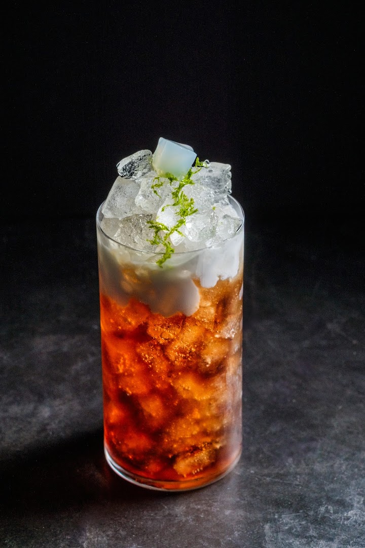 Golden Rule: professional high-quality cocktail photography