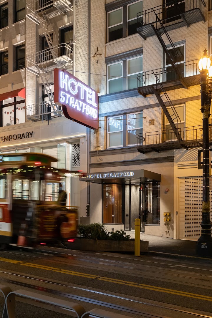 Hotel Stratford: professional exterior shot of hotel