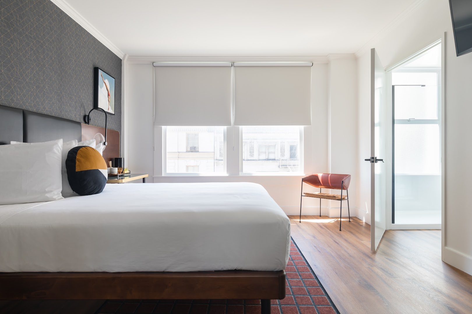 Hotel Stratford: professional, clean hotel room photo