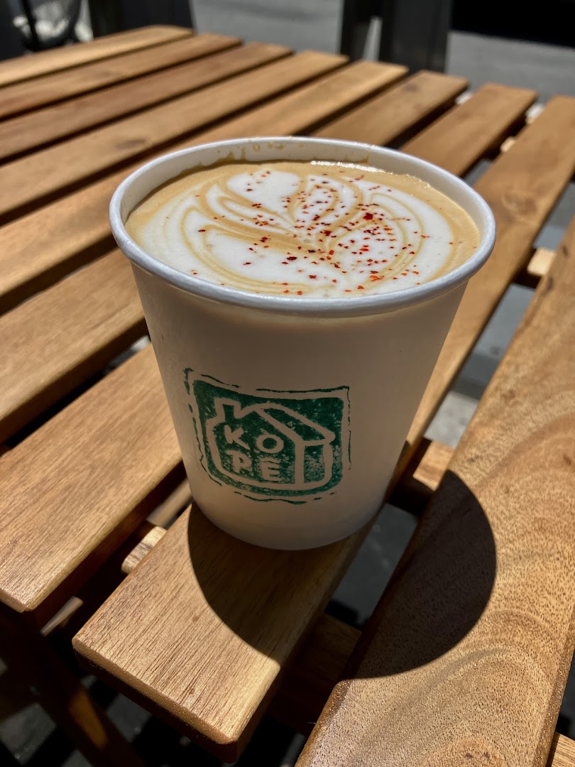 Kopê House: appetizing photo of branded coffee